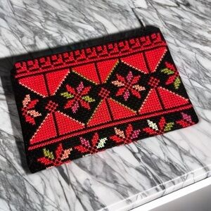 NWT Zip Pouch Embroidered Cross Stitched Palestinian Tatreez Handmade Bethlehem